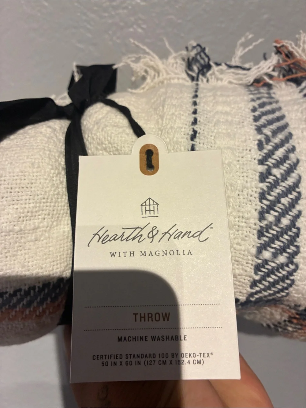 NWT- Heart & Hand w Magnolia Throw 🤍